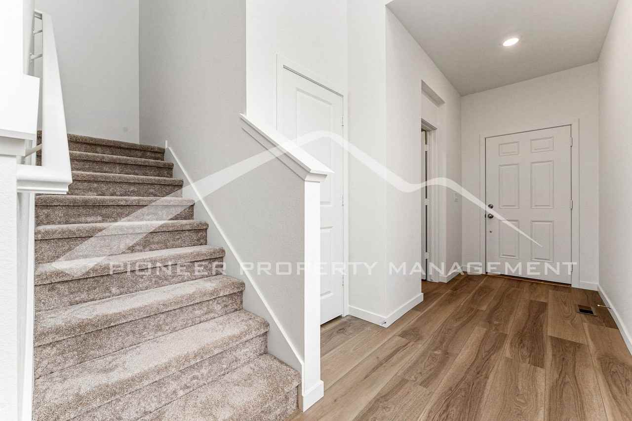 701 Lillibrook Pl - Photo 3 of 29