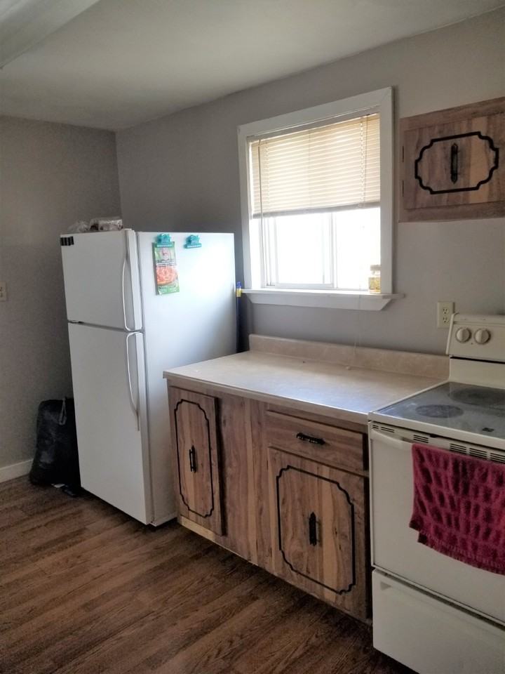 426 2nd St #1-2 - Photo 5 of 9
