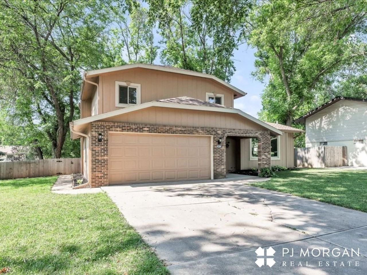 16073 Frederick St - Photo 2 of 33