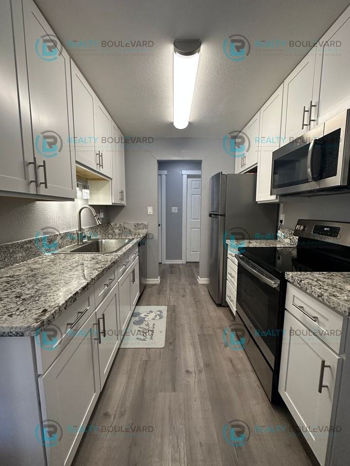 3901 Clear Acre Ln #5 - Photo 6 of 19