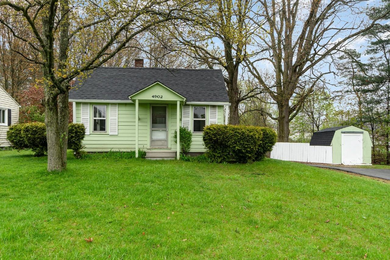 4902 Drake St - Photo 2 of 11