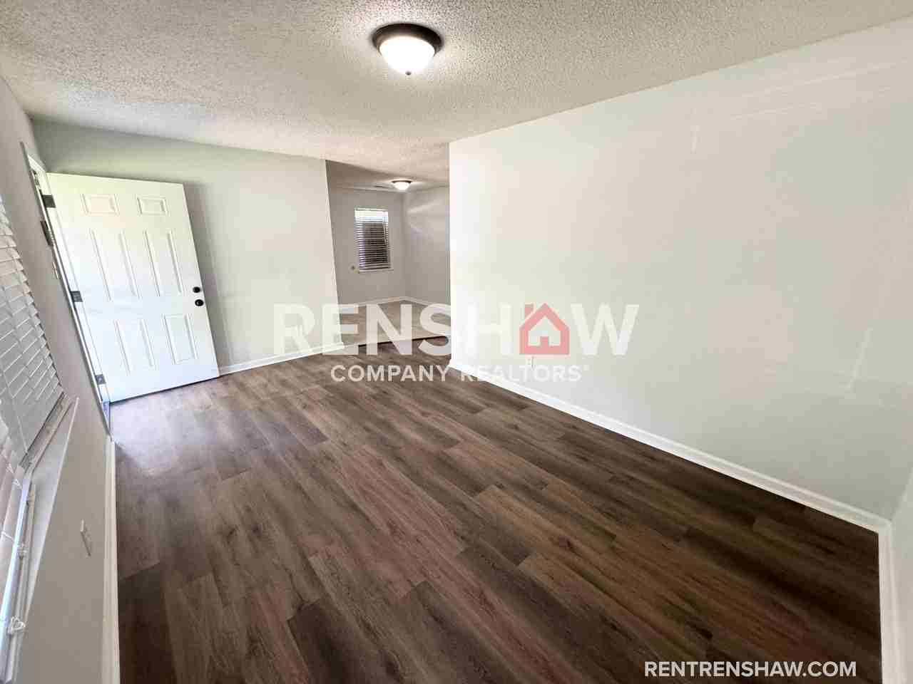 1532 Silver St - Photo 3 of 19