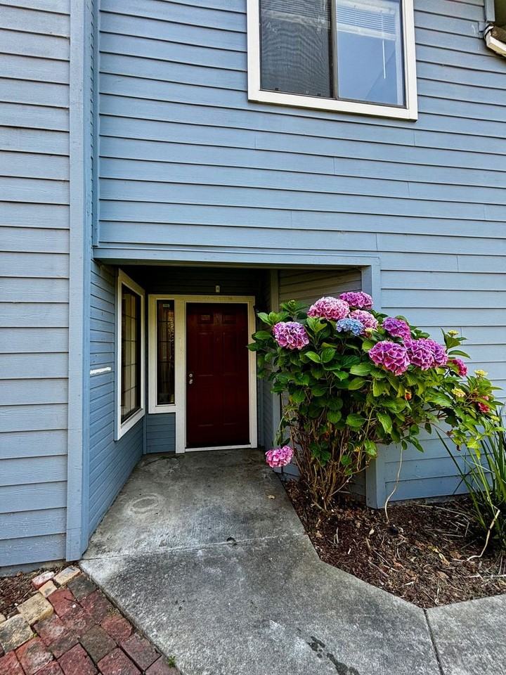 16 Winding Way - Photo 2 of 27