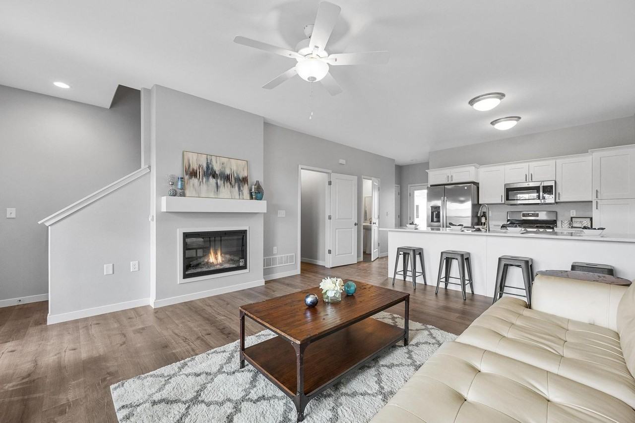 631 Catherine Dr - Photo 2 of 24