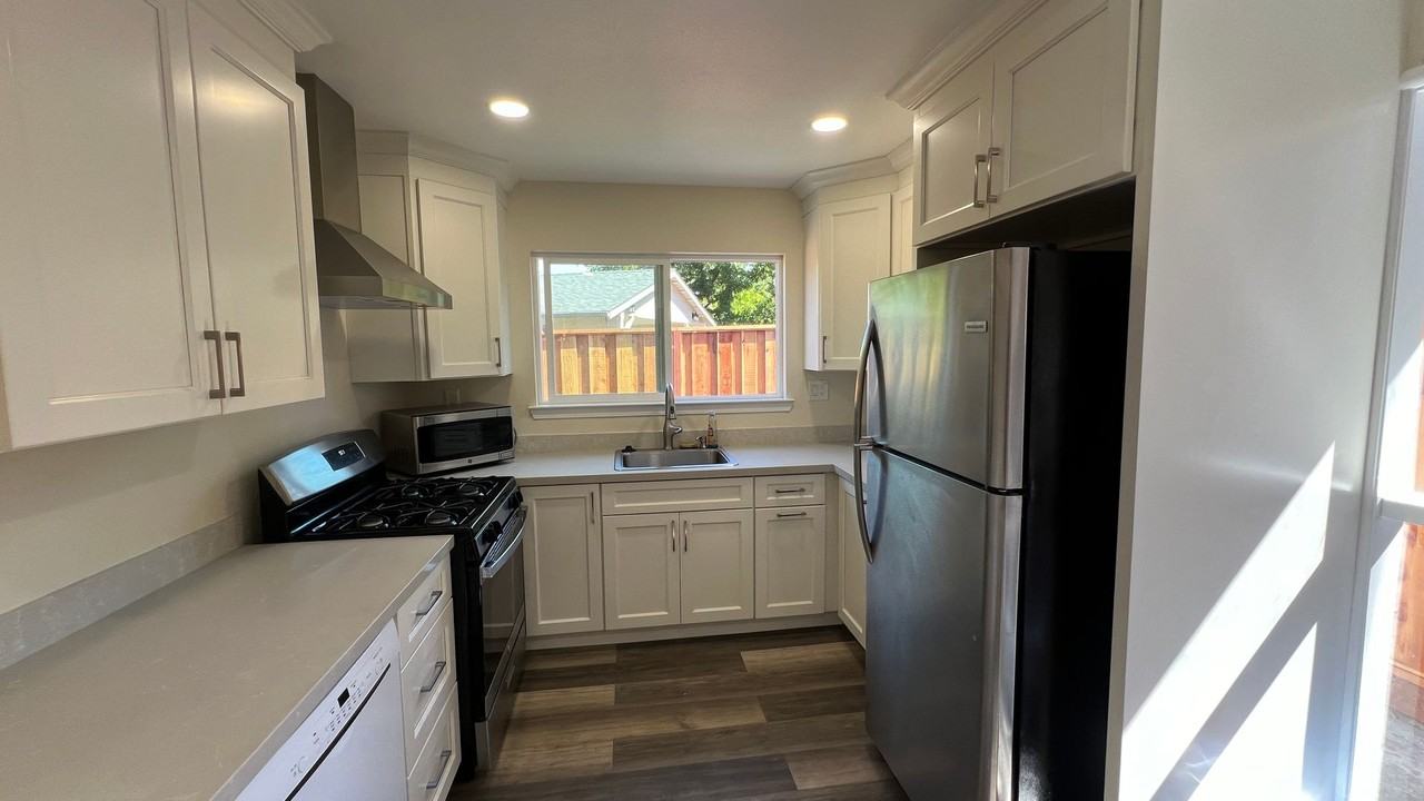 3301 Clayton Rd - Photo 3 of 23