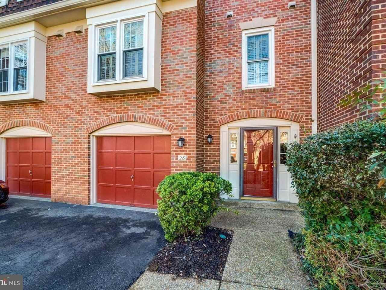 28 S Manchester St - Photo 2 of 18