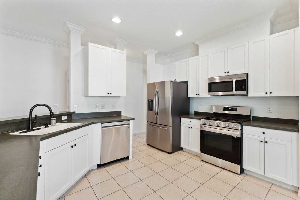 5007 River Gem Ave - Photo 5 of 29