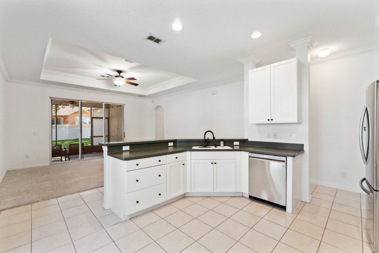 5007 River Gem Ave - Photo 6 of 29