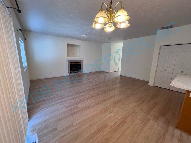 21125 Pebble Ln - Photo 3 of 21