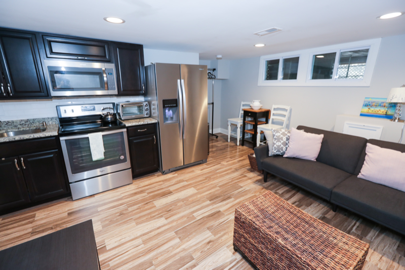 924 15th St Se #B - Photo 2 of 11