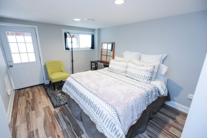 924 15th St Se #B - Photo 4 of 11