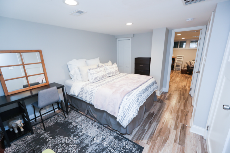 924 15th St Se #B - Photo 5 of 11