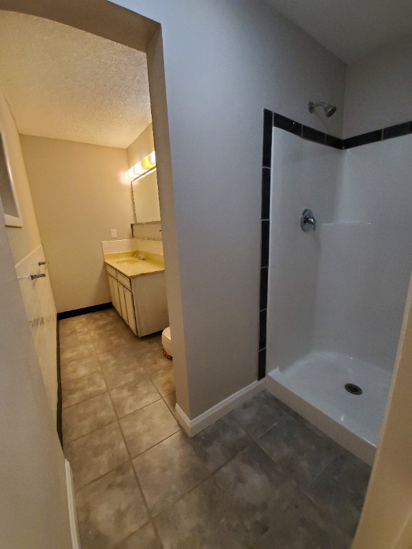 3415 N Huetter Rd #2 - Photo 2 of 6