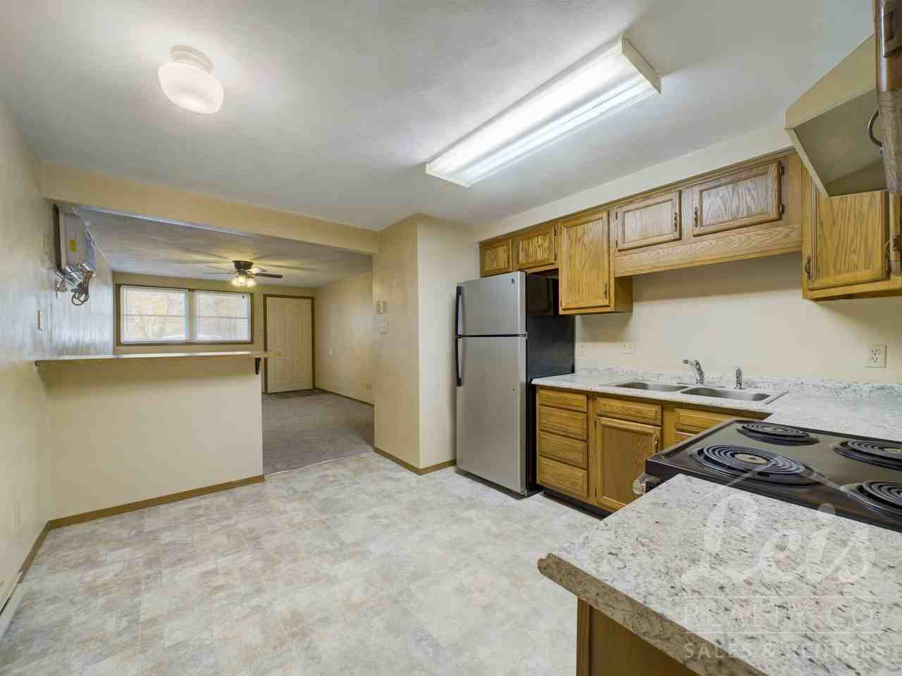 524 Front Street - Photo 2 of 17