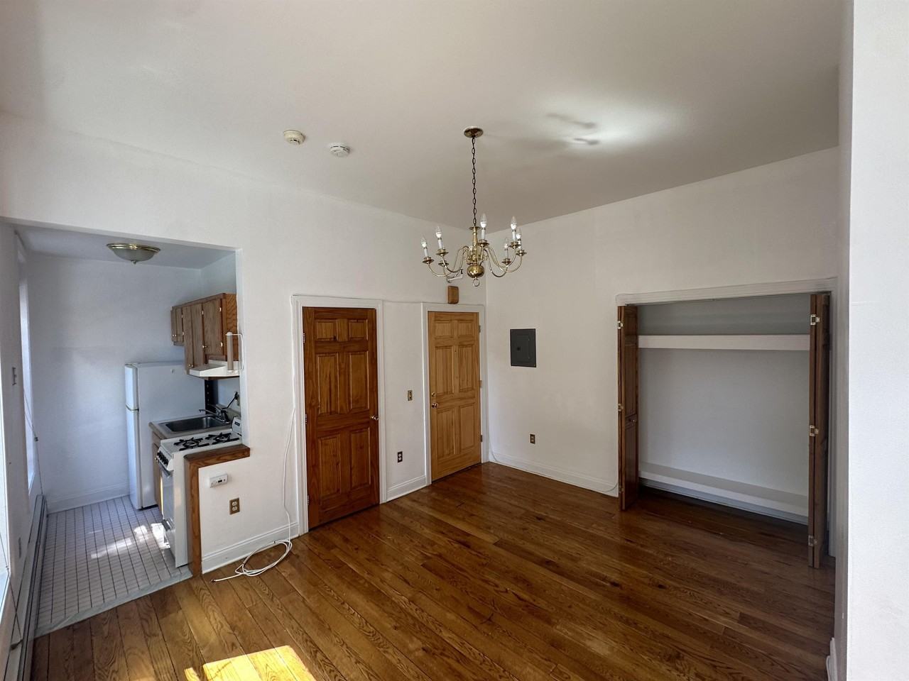 606 Madison Avenue - Photo 3 of 12