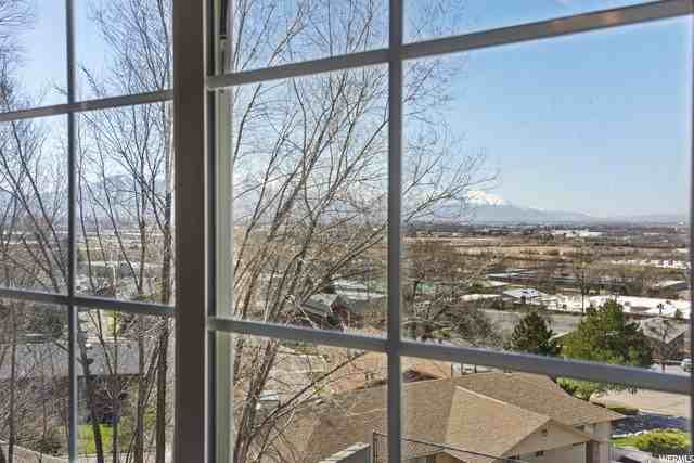 2114 Dakota Avenue, Unit 1B - Photo 3 of 14