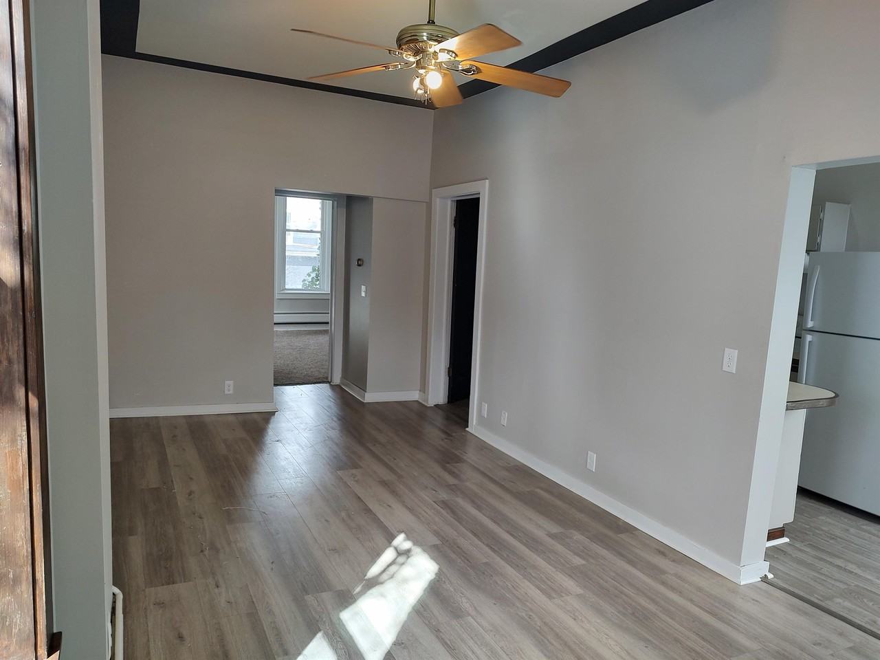 106 South Camburn Street - Photo 2 of 14