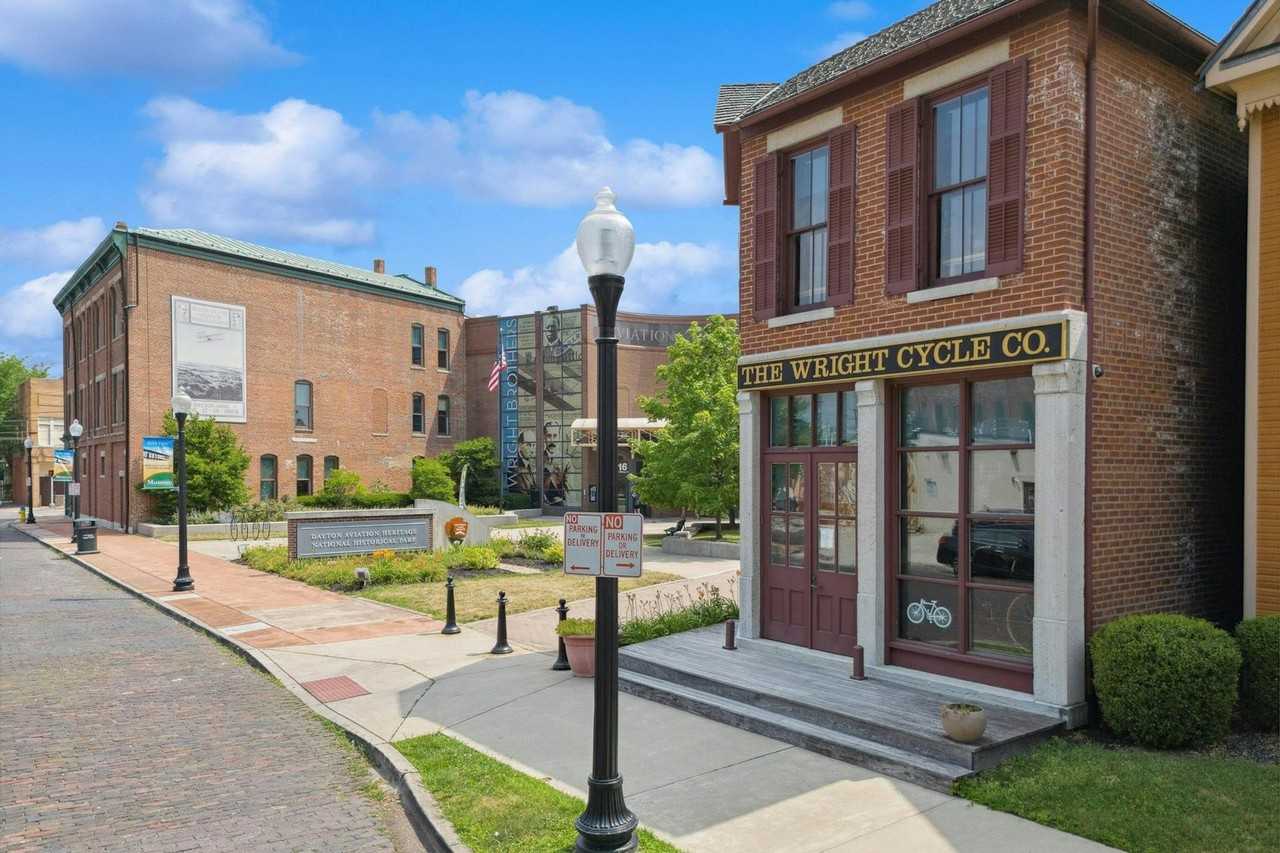 31 South Williams Street - Photo 5 of 39
