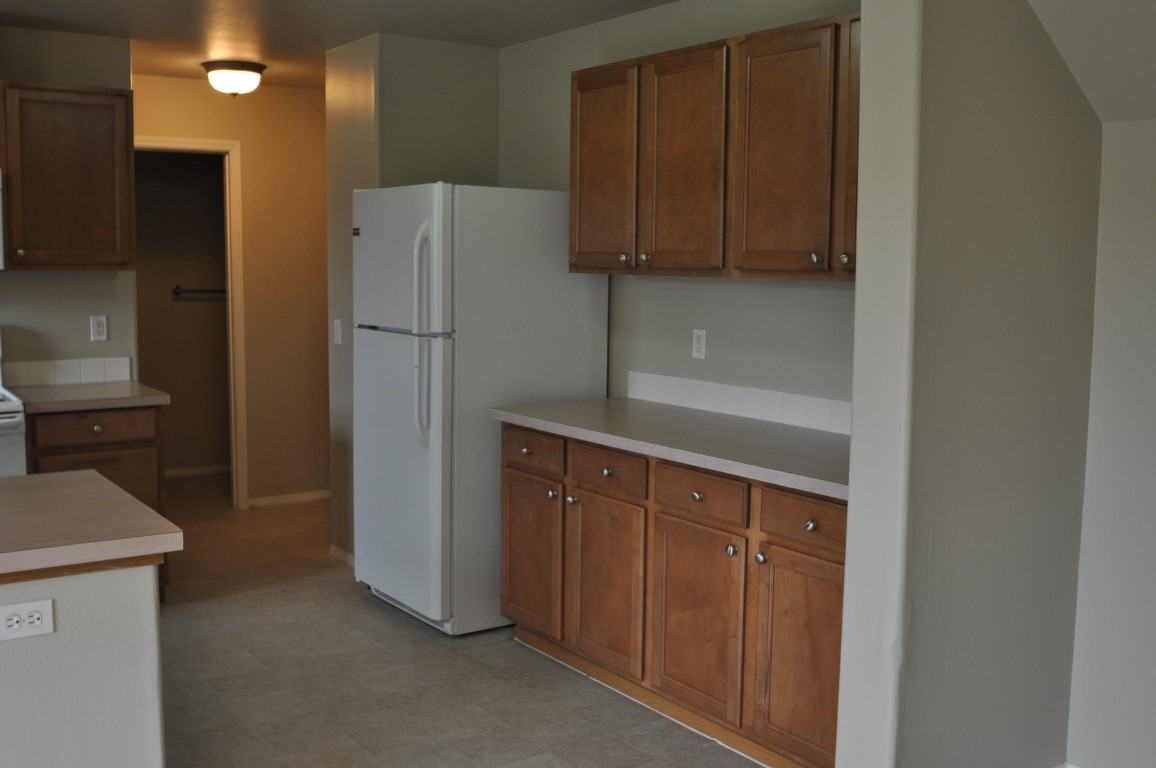 1123 Riddell Ave NE - Photo 3 of 8