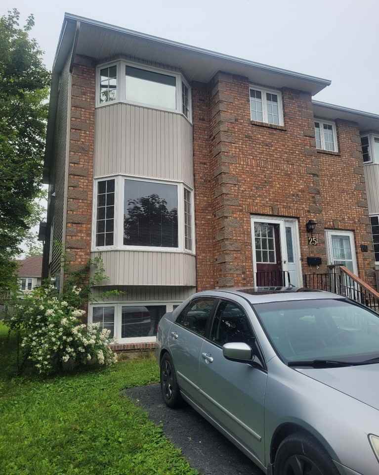 25 Georgian Crt #0 - Photo 3 of 37