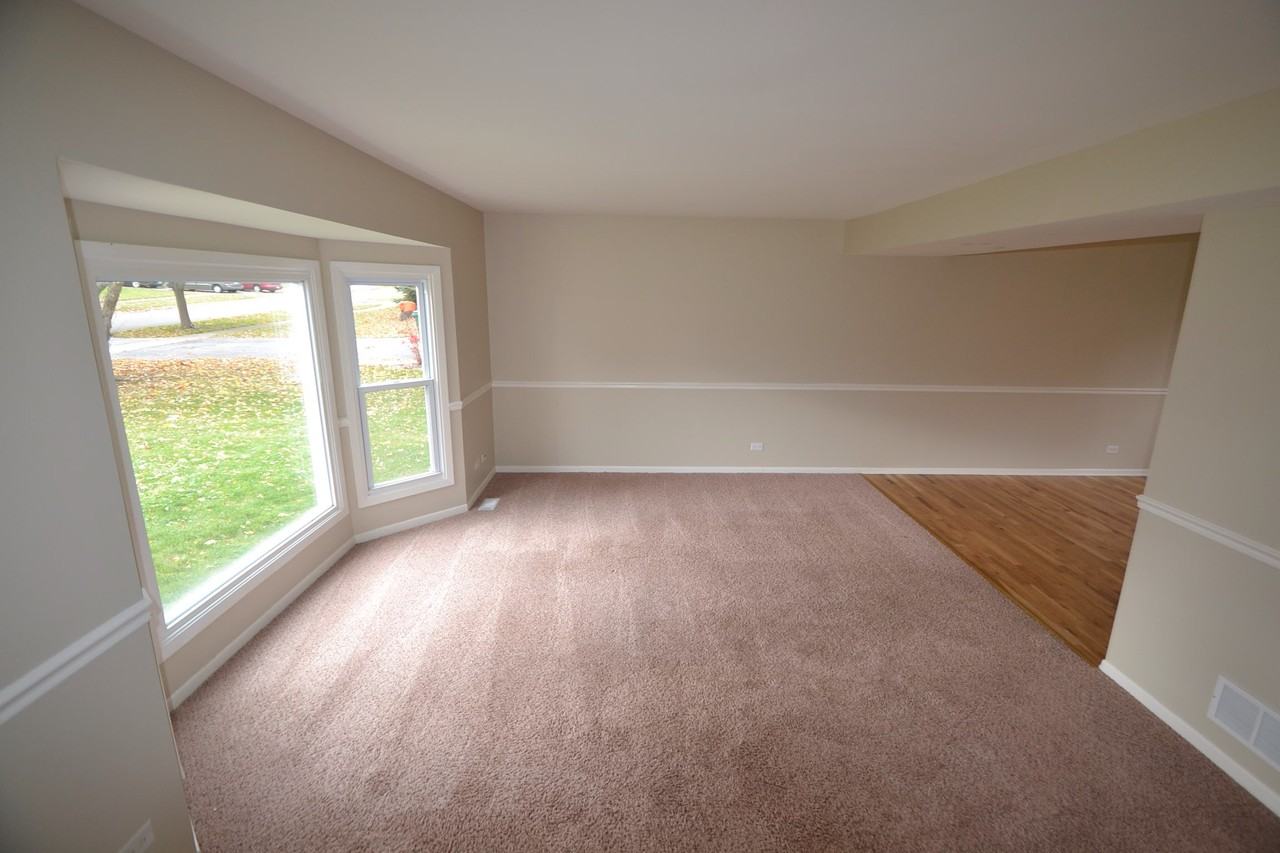 17620 W Windslow Dr - Photo 3 of 12