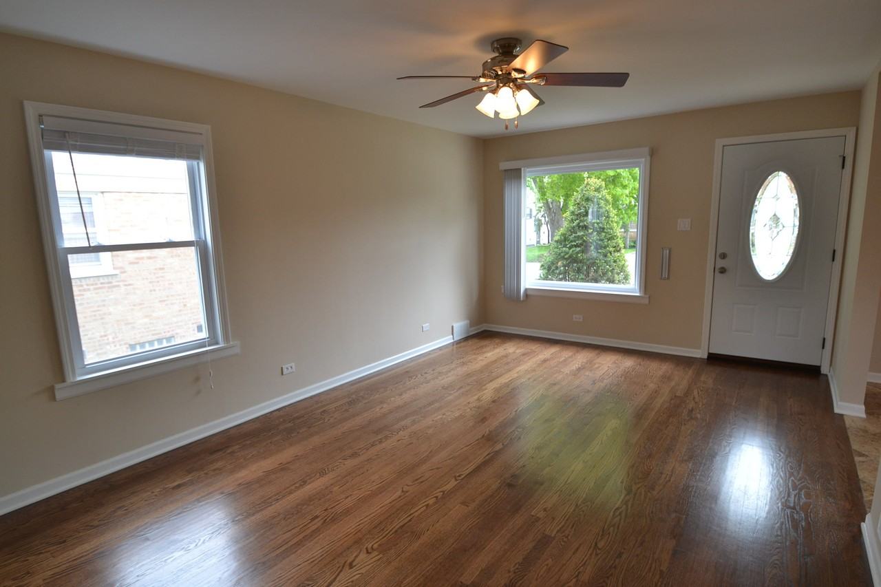 8840 Albany Ave - Photo 2 of 8