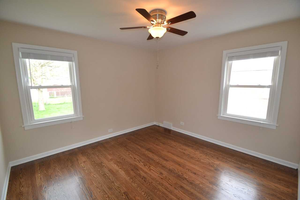 8840 Albany Ave - Photo 3 of 8