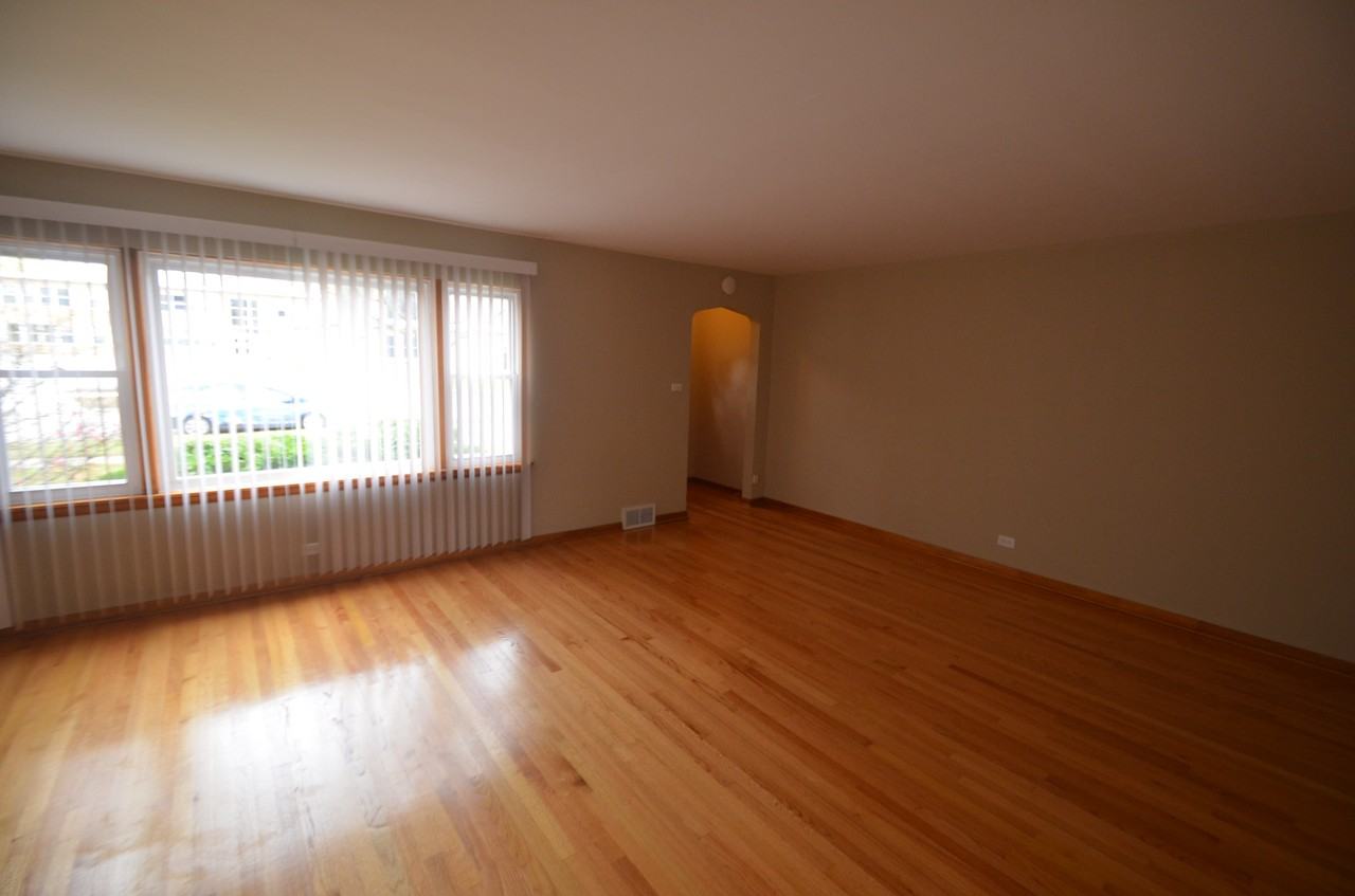 1127 Raymond Ave - Photo 2 of 5