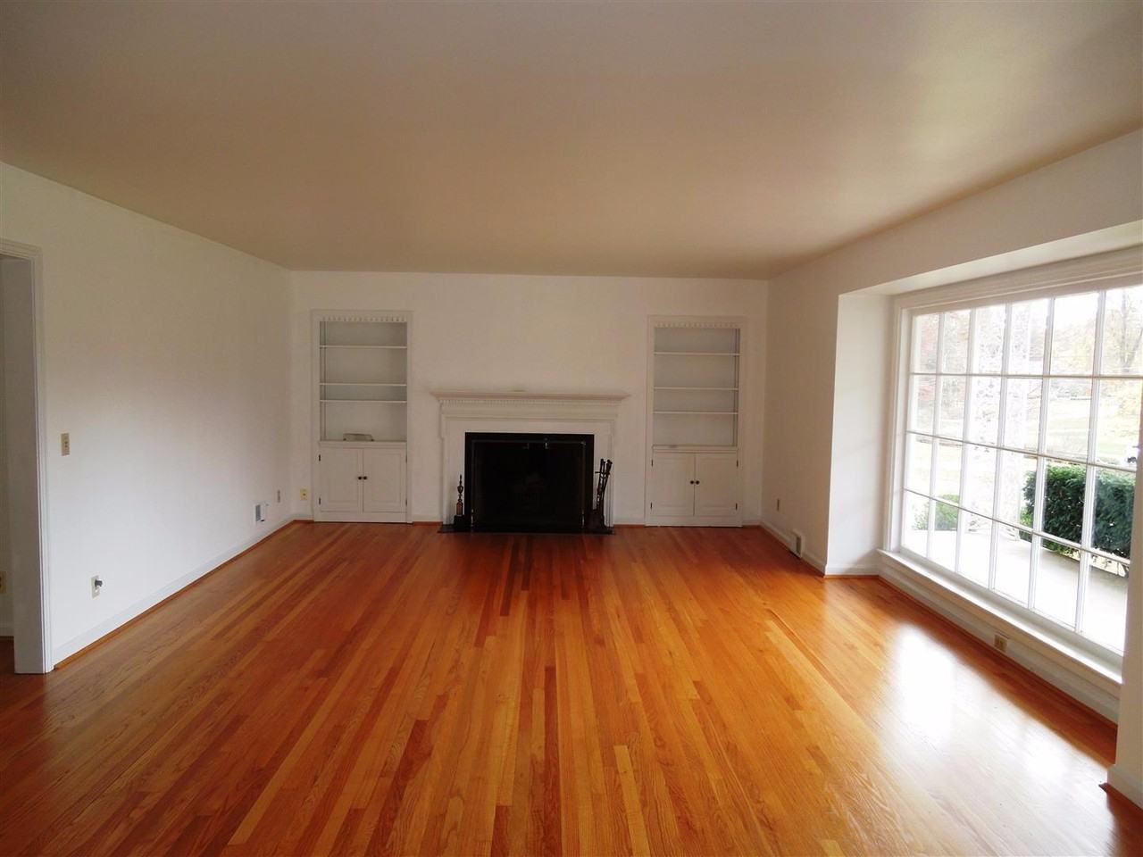 7300 Cayuga Dr - Photo 2 of 20