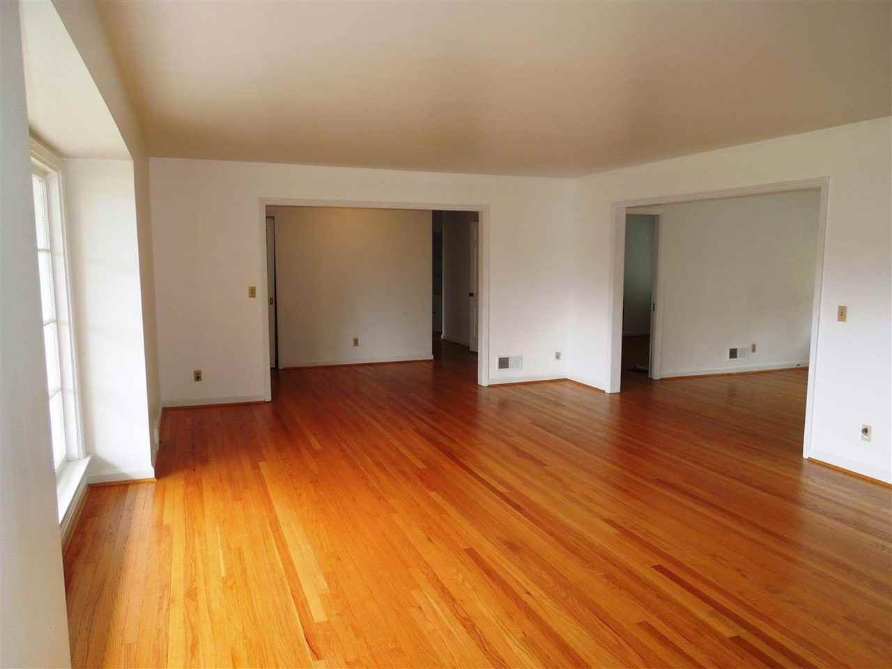 7300 Cayuga Dr - Photo 3 of 20