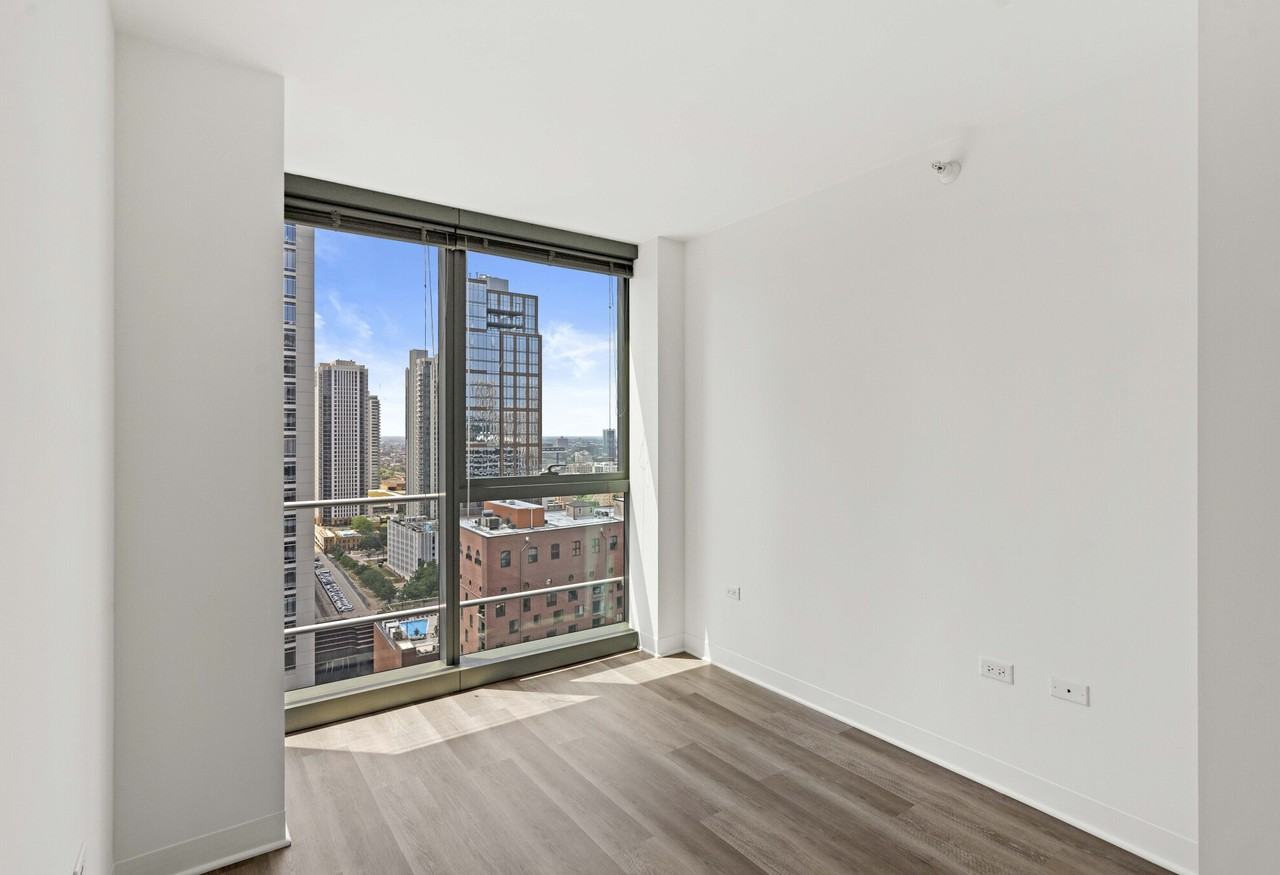 343 W Wolf Point Plz - Photo 3 of 17