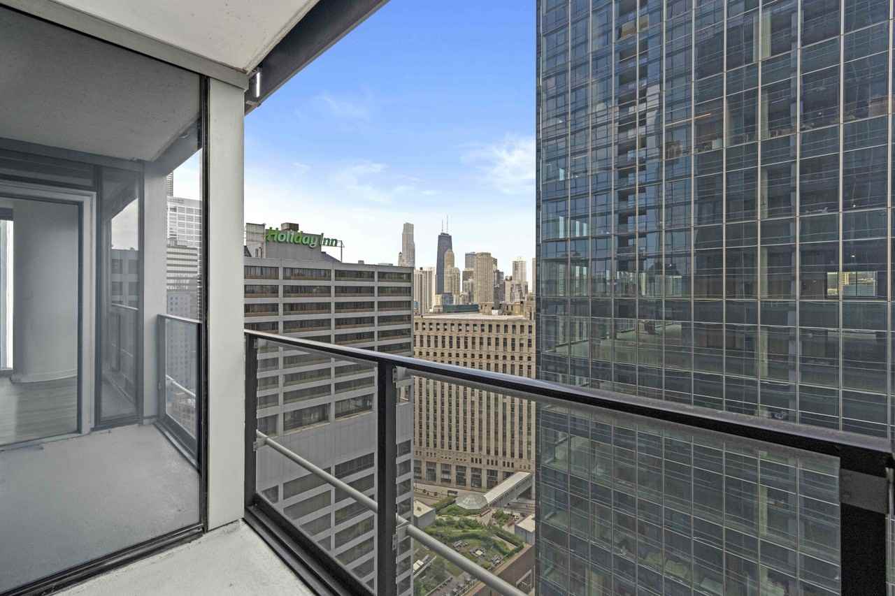 343 W Wolf Point Plz #1-1 - Photo 7 of 18