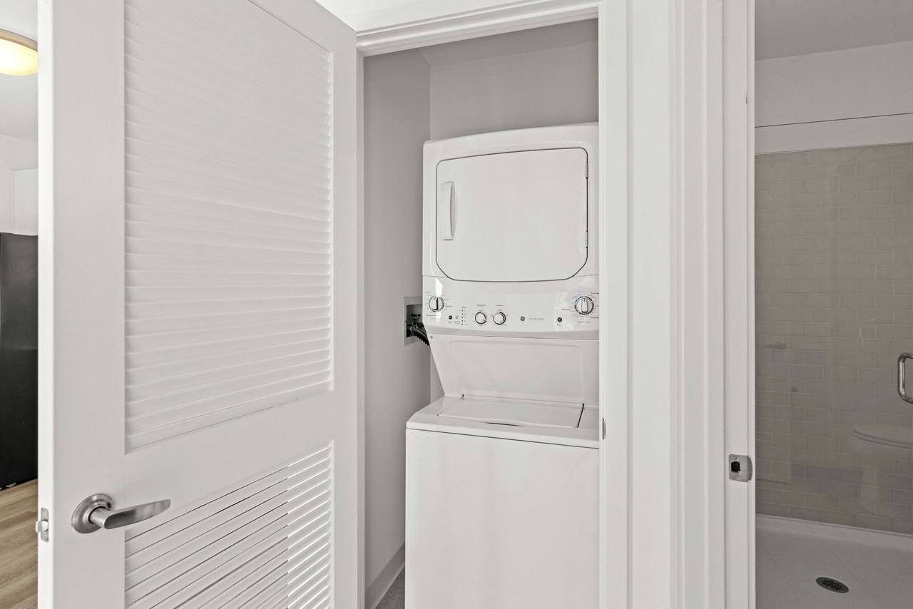 343 W Wolf Point Plz #1-1-5 - Photo 7 of 17