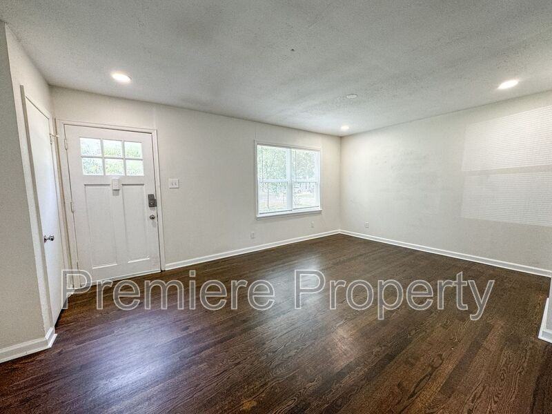 8600 E 78th Ter - Photo 3 of 10