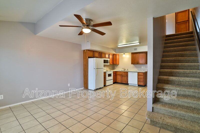 6144 E Glencove St #2 - Photo 4 of 20