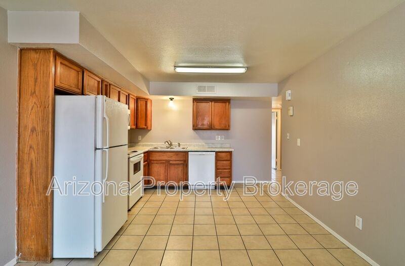 6144 E Glencove St #2 - Photo 6 of 20