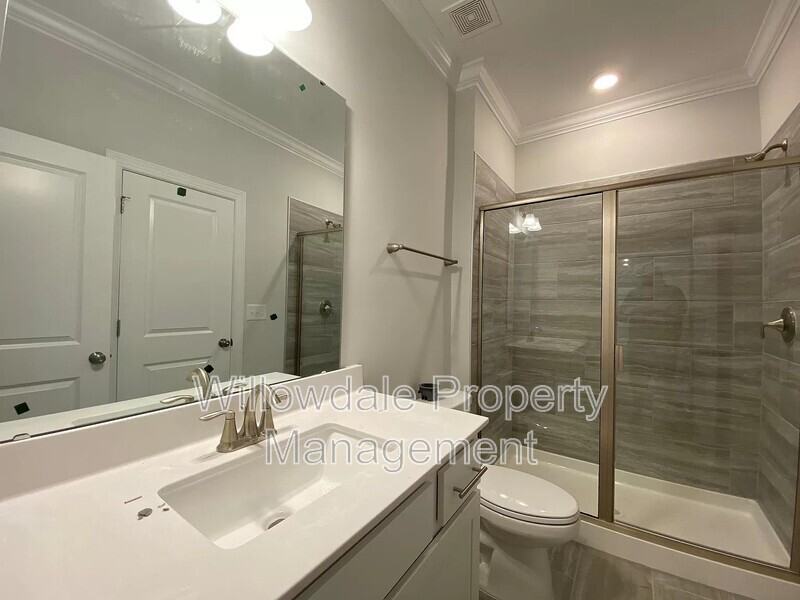 725 Cormiche Ln - Photo 3 of 27