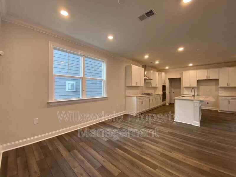 725 Cormiche Ln - Photo 6 of 27