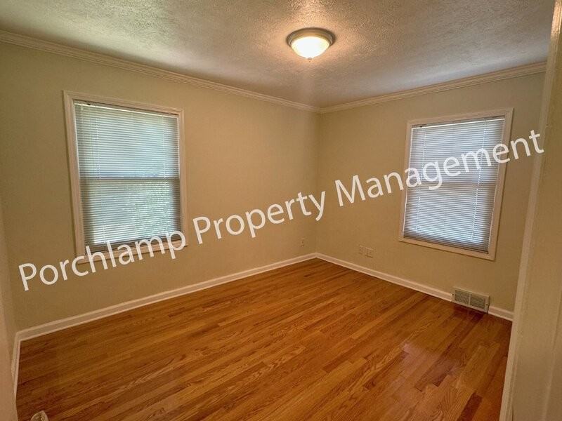 2615 Coit Ave Ne - Photo 7 of 24