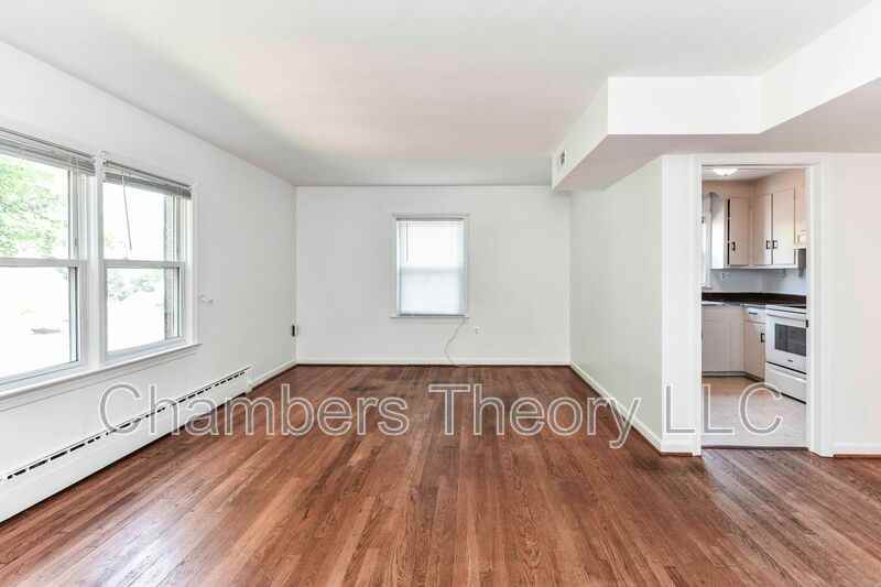 130 S 29th St #2 - Photo 4 of 13