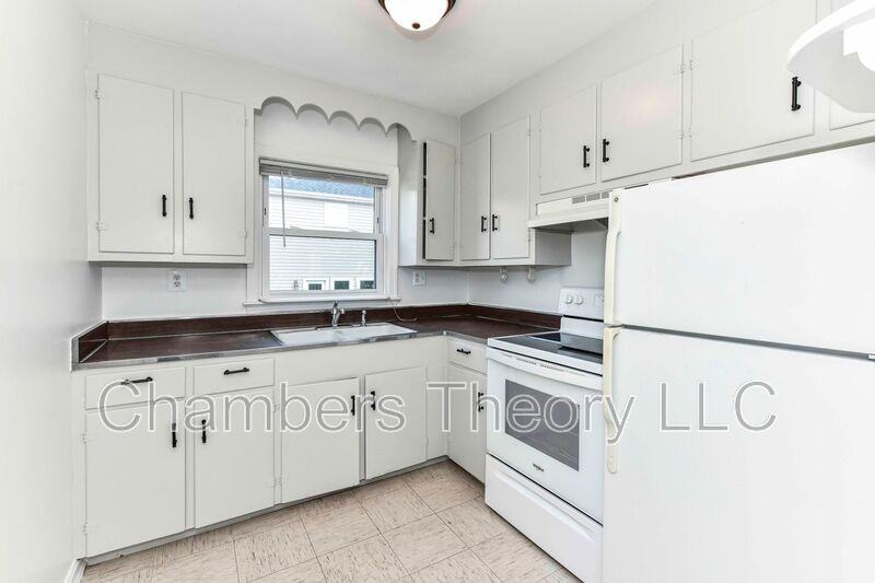 130 S 29th St #2 - Photo 6 of 13