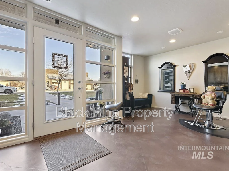 10227 W Carlton Bay Dr - Photo 2 of 22