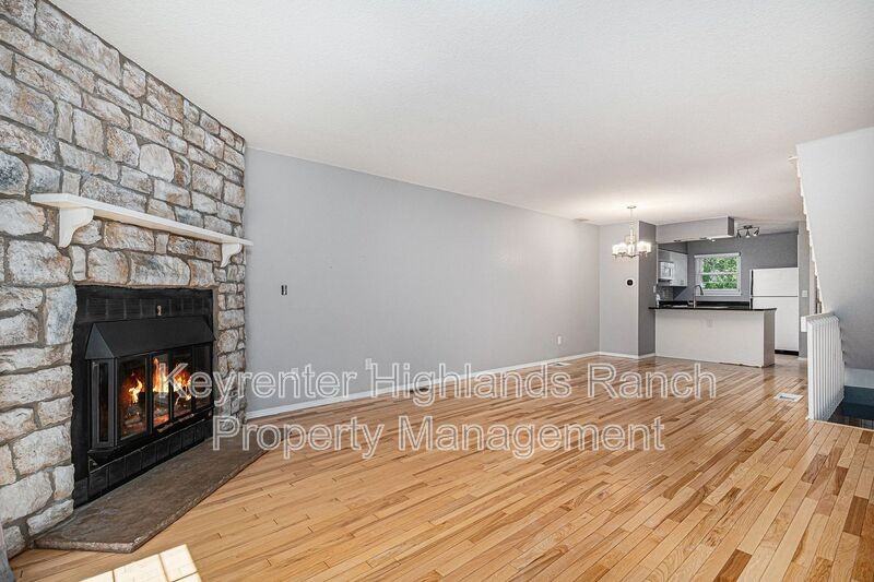 8018 S Columbine Ct - Photo 2 of 14