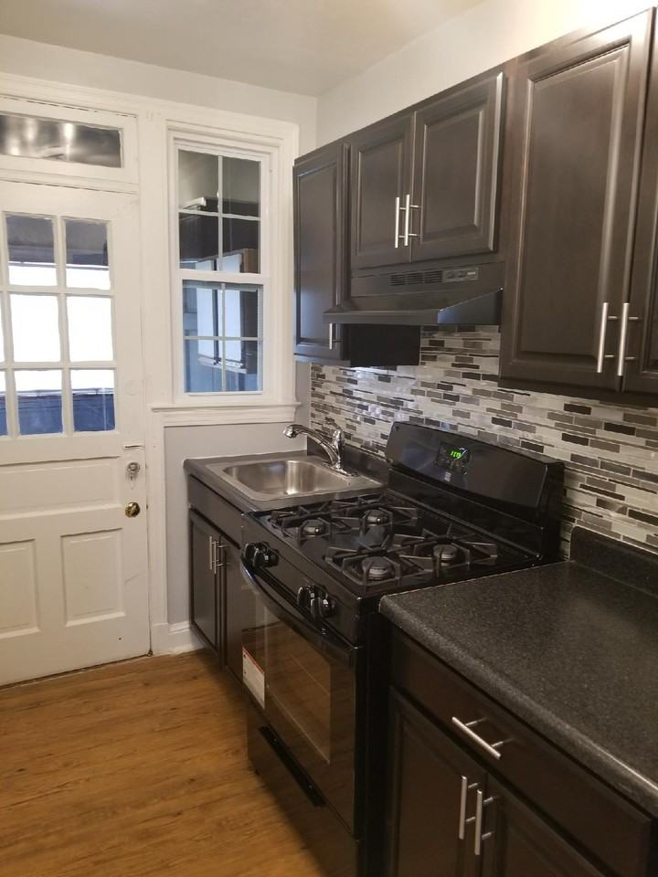 3744 1St St Se - Photo 2 of 6