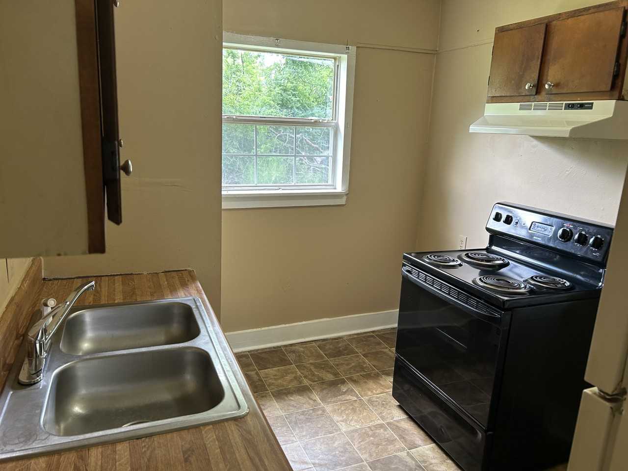 493 New Lane St - Photo 3 of 6
