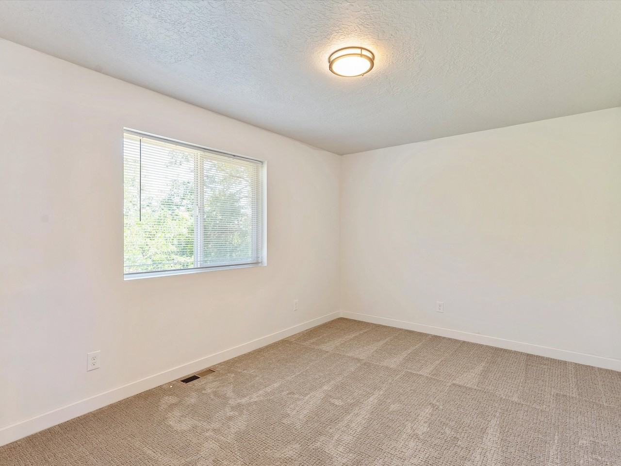 888-914 En - Photo 3 of 17