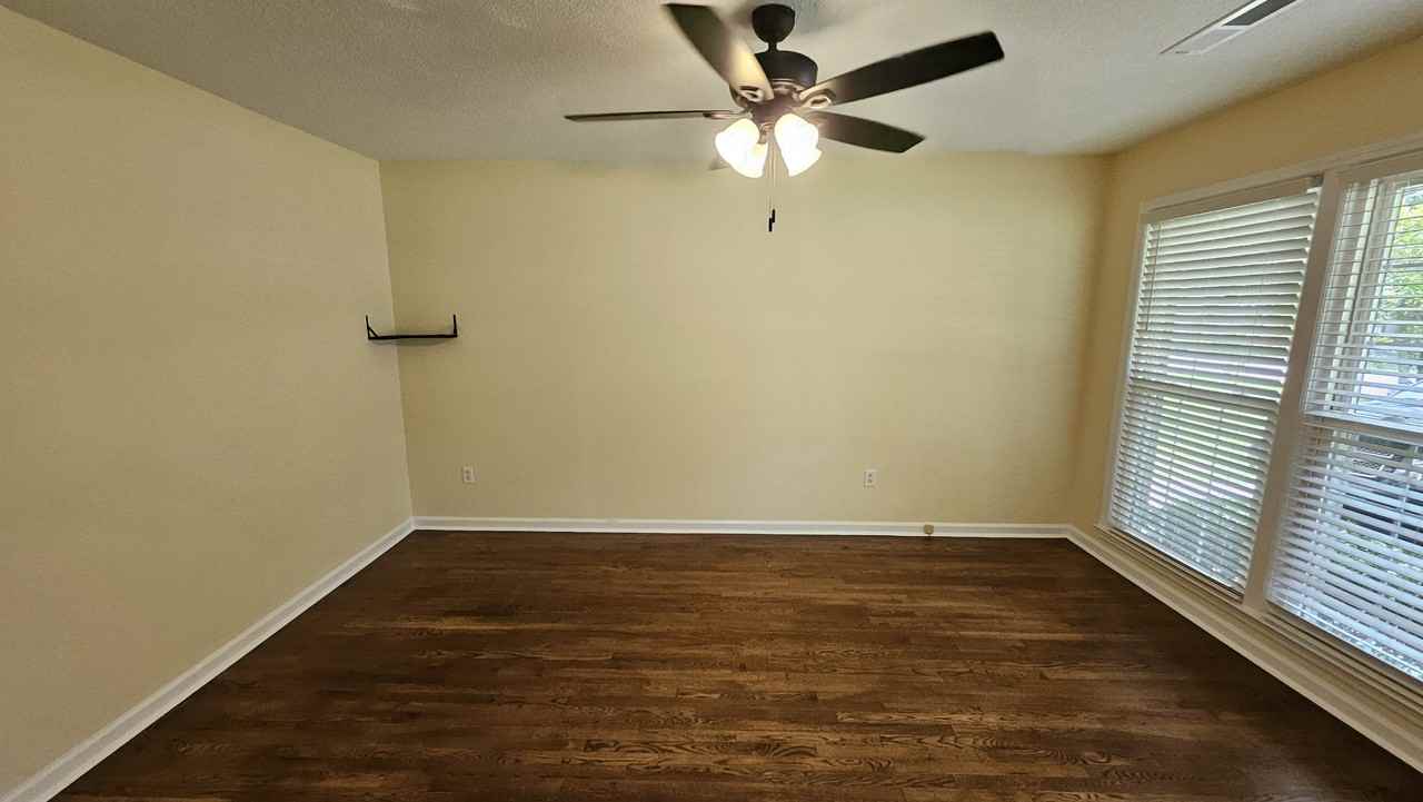 606 Old Golf Rd - Photo 3 of 27