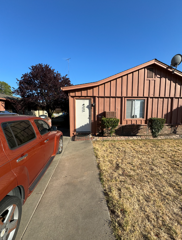 1560 Telegraph Ave - Photo 2 of 2