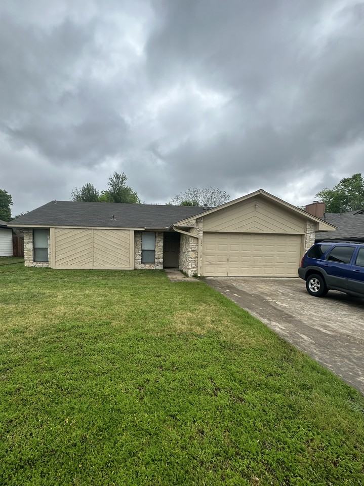 16400 Knottingham Dr - Photo 2 of 14