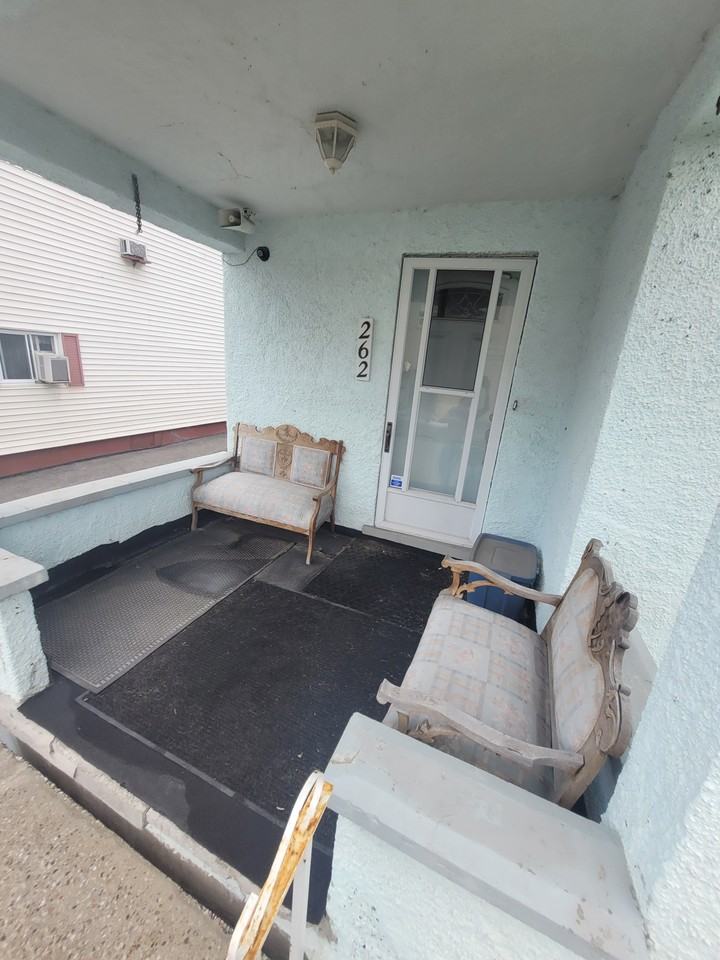 262 Ste-Anne Avenue #A - Photo 4 of 19